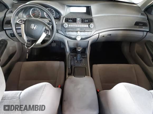 2010 Honda Accord LX z VIN 1HGCP2E39AA118147, wystawiony jako Copart lot #43187675 z przebiegiem Nie podano mil oraz Szkoda całkowita • Salvage title. Historia ofert i sprzedaży dostępna na DreamBid. Obrazek 8.