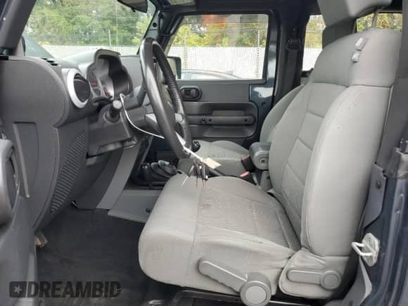 2008 Jeep Wrangler Sahara с VIN 1J8FA54128L521036, выставлен на аукционе Copart как лот 86328185 с пробегом 101 540 миль миль и Списание • Salvage title. История ставок и продаж доступна на DreamBid. Изображение 7.