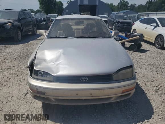 1994 Toyota Camry LE z VIN 4T1SK12C2RU352689, wystawiony jako Copart lot #62940695 z przebiegiem 255 237 mil mil oraz Szkoda całkowita • Salvage title. Historia ofert i sprzedaży dostępna na DreamBid. Obrazek 5.