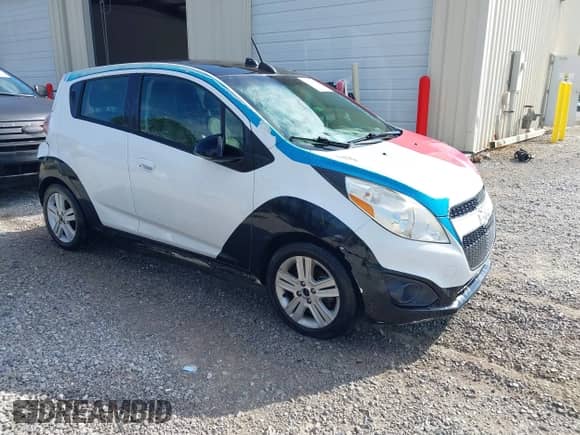 2015 Chevrolet Spark LT z VIN KL8CD6S96FC753046, wystawiony jako IAAI lot #43024365 z przebiegiem 99 014 mil mil oraz . Historia ofert i sprzedaży dostępna na DreamBid. Obrazek 1.