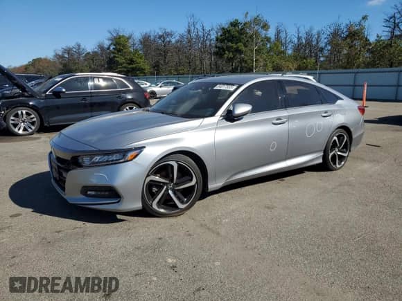 2019 Honda Accord Sport z VIN 1HGCV1F35KA101832, wystawiony jako Copart lot #84017565 z przebiegiem 61 862 mil mil oraz Szkoda całkowita • Salvage title. Historia ofert i sprzedaży dostępna na DreamBid. Obrazek 1.