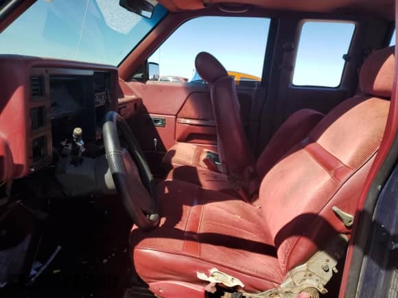 1990 Dodge Dakota z VIN 1B7FL23X7LS653679, wystawiony jako Copart lot #72073034 z przebiegiem 254 327 mil mil oraz Szkoda całkowita • Salvage title. Historia ofert i sprzedaży dostępna na DreamBid. Obrazek 7.