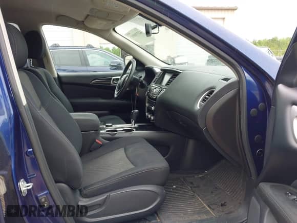 2017 Nissan Pathfinder SV with VIN 5N1DR2MMXHC613443, listed as a IAAI auction lot 42370891 with 135,460 mi miles and . Bid and sale history available at DreamBid. Image 5.