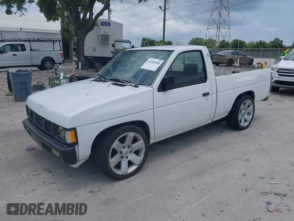 1993 Nissan Frontier z VIN 1N6SD11S4PC314694, wystawiony jako IAAI lot #42309600 z przebiegiem 144 741 mil mil oraz . Historia ofert i sprzedaży dostępna na DreamBid. Obrazek 2.