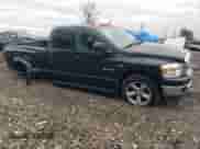 2008 Dodge 1500 ST z VIN 1D7HU18218J182726, wystawiony jako Copart lot #57235565 z przebiegiem 294 513 mil mil oraz Szkoda całkowita • Salvage title. Historia ofert i sprzedaży dostępna na DreamBid. Obrazek 4.