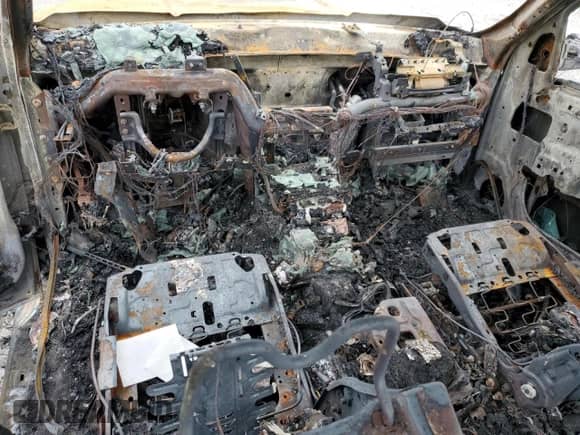 2013 Chevrolet Silverado 1500 LTZ z VIN 1GCRKTE71DZ389211, wystawiony jako Copart lot #57705475 z przebiegiem Nie podano mil oraz Nie do naprawy • Non repairable. Historia ofert i sprzedaży dostępna na DreamBid. Obrazek 8.