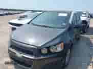 2014 Chevrolet Sonic LT с VIN 1G1JC5SH4E4233917, выставлен на аукционе IAAI как лот 42918970 с пробегом 110 733 миль миль и . История ставок и продаж доступна на DreamBid. Изображение 2.