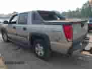 2004 Chevrolet Avalanche Z71 z VIN 3GNEK12T34G167636, wystawiony jako IAAI lot #42889142 z przebiegiem 147 979 mil mil oraz . Historia ofert i sprzedaży dostępna na DreamBid. Obrazek 3.