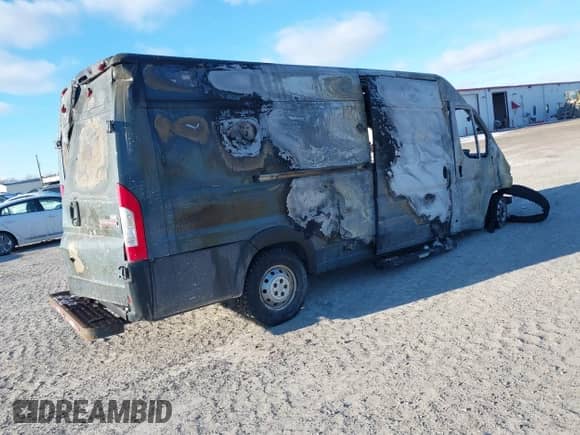 2020 Ram ProMaster Cargo z VIN 3C6URVJG5LE117155, wystawiony jako IAAI lot #41299971 z przebiegiem Nie podano mil oraz . Historia ofert i sprzedaży dostępna na DreamBid. Obrazek 4.