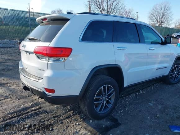 2017 Jeep Grand Cherokee Limited z VIN 1C4RJFBT5HC769196, wystawiony jako IAAI lot #41829930 z przebiegiem 88 162 mil mil oraz . Historia ofert i sprzedaży dostępna na DreamBid. Obrazek 4.