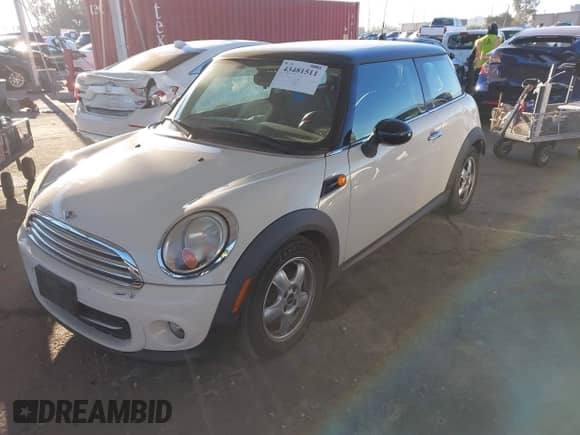 2011 MINI Hardtop with VIN WMWSU3C56BT094728, listed as a IAAI auction lot 43481511 with 107,659 mi miles and . Bid and sale history available at DreamBid. Image 18.