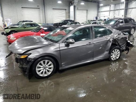 2018 Toyota Camry SE с VIN 4T1B11HK1JU639754, выставлен на аукционе Copart как лот 83947475 с пробегом 87 630 миль миль и Списание • Salvage title. История ставок и продаж доступна на DreamBid. Изображение 1.