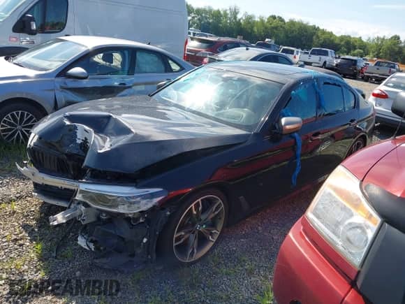 2018 BMW 5 Series M550i xDrive с VIN WBAJB9C59JB286170, выставлен на аукционе IAAI как лот 42726658 с пробегом Не указан миль и . История ставок и продаж доступна на DreamBid. Изображение 16.