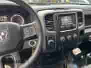 2023 Ram 1500 Tradesman z VIN 1C6RR7FT4PS588854, wystawiony jako Copart lot #64556685 z przebiegiem 24 403 mil mil oraz Szkoda całkowita • Salvage title. Historia ofert i sprzedaży dostępna na DreamBid. Obrazek 9.