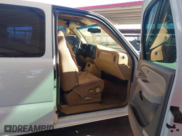 2000 GMC Sierra 1500 SLE с VIN 2GTEK19V5Y1130912, выставлен на аукционе IAAI как лот 43368224 с пробегом 193 166 миль миль и . История ставок и продаж доступна на DreamBid. Изображение 5.