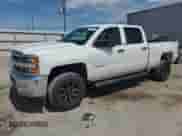 2019 Chevrolet Silverado 2500HD Work Truck z VIN 1GC1KREG7KF280556, wystawiony jako Copart lot #61862254 z przebiegiem 225 660 mil mil oraz Szkoda całkowita • Salvage title. Historia ofert i sprzedaży dostępna na DreamBid. Obrazek 1.