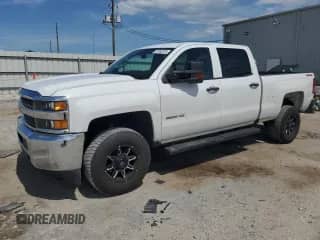 2019 Chevrolet Silverado 2500HD Work Truck z VIN 1GC1KREG7KF280556, wystawiony jako Copart lot #61862254 z przebiegiem 225 660 mil mil oraz Szkoda całkowita • Salvage title. Historia ofert i sprzedaży dostępna na DreamBid. Obrazek 1.