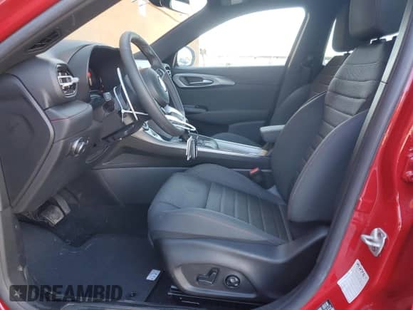 2024 Dodge Hornet R/T z VIN ZACPDFCW9R3A28948, wystawiony jako Copart lot #42141825 z przebiegiem 17 766 mil mil oraz Nie do naprawy • Non repairable. Historia ofert i sprzedaży dostępna na DreamBid. Obrazek 7.