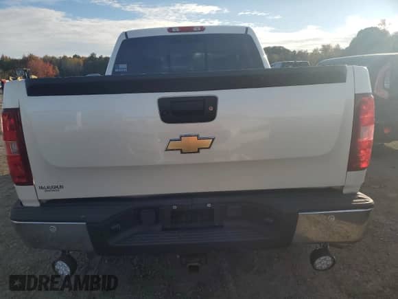 2011 Chevrolet Silverado 1500 LTZ with VIN 3GCPKTE35BG157549, listed as a Copart auction lot 86774775 with 239,101 mi miles and Clean title. Bid and sale history available at DreamBid. Image 6.