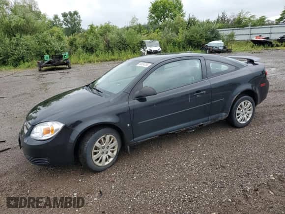 2009 Chevrolet Cobalt LS z VIN 1G1AS18H797219209, wystawiony jako Copart lot #66804055 z przebiegiem 146 903 mil mil oraz Szkoda całkowita • Salvage title. Historia ofert i sprzedaży dostępna na DreamBid. Obrazek 1.