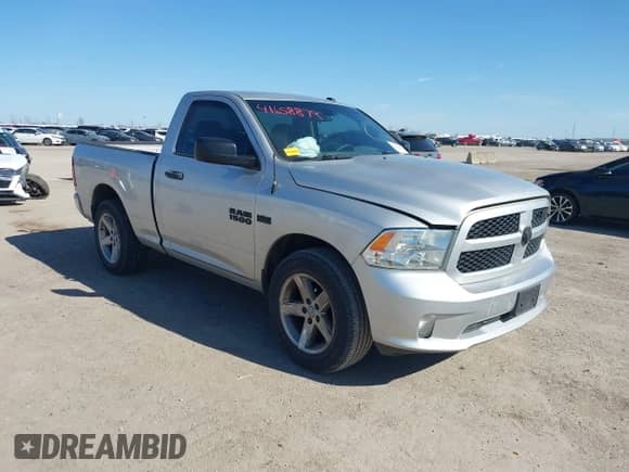 2014 Ram 1500 Express z VIN 3C6JR6AT8EG127188, wystawiony jako IAAI lot #41658879 z przebiegiem 93 431 mil mil oraz . Historia ofert i sprzedaży dostępna na DreamBid. Obrazek 1.