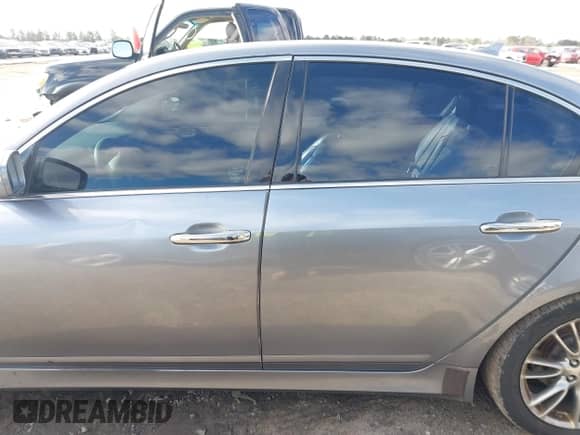 2014 Hyundai Genesis 3.8L с VIN KMHGC4DD8EU260040, выставлен на аукционе IAAI как лот 41727477 с пробегом 205 140 миль миль и . История ставок и продаж доступна на DreamBid. Изображение 14.