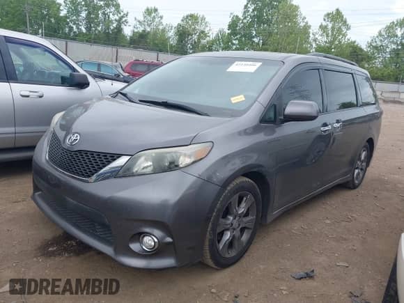 2011 Toyota Sienna SE с VIN 5TDXK3DC9BS068215, выставлен на аукционе IAAI как лот 42230406 с пробегом 204 774 миль миль и . История ставок и продаж доступна на DreamBid. Изображение 2.