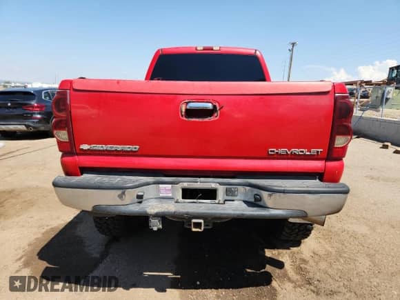 2003 Chevrolet Silverado 2500HD LT z VIN 1GCHK23183F121924, wystawiony jako Copart lot #69991675 z przebiegiem Nie podano mil oraz Nie do naprawy • Non repairable. Historia ofert i sprzedaży dostępna na DreamBid. Obrazek 6.