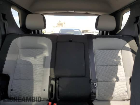 2019 Chevrolet Equinox LS z VIN 2GNAXHEV7K6285042, wystawiony jako Copart lot #68965575 z przebiegiem 120 390 mil mil oraz Czysty tytuł • Clean title. Historia ofert i sprzedaży dostępna na DreamBid. Obrazek 10.