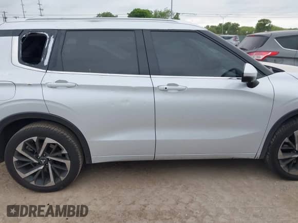 2024 Mitsubishi Outlander SEL with VIN JA4J3WA88RZ057293, listed as a IAAI auction lot 42035645 with 14,470 mi miles and . Bid and sale history available at DreamBid. Image 13.