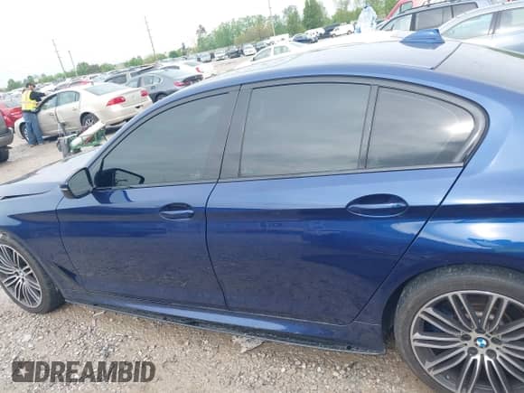 2019 BMW 5 Series 540i xDrive z VIN WBAJE7C58KWW16483, wystawiony jako IAAI lot #42202466 z przebiegiem 91 200 mil mil oraz . Historia ofert i sprzedaży dostępna na DreamBid. Obrazek 15.