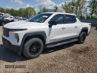 2024 Chevrolet Silverado EV Work Truck z VIN 1GC10UED9RU200338, wystawiony jako Copart lot #57492115 z przebiegiem 39 526 mil mil oraz Czysty tytuł • Clean title. Historia ofert i sprzedaży dostępna na DreamBid. Obrazek 1.