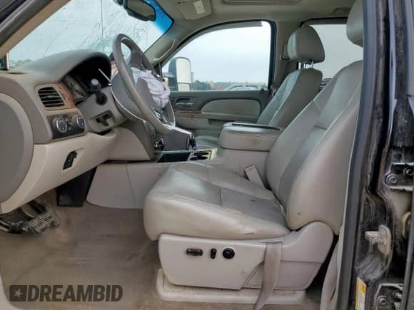 2014 Chevrolet Silverado 3500HD LTZ с VIN 1GC4K1C84EF123484, выставлен на аукционе Copart как лот 57085995 с пробегом 322 732 миль миль и Списание • Salvage title. История ставок и продаж доступна на DreamBid. Изображение 7.