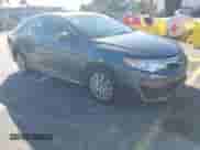 2013 Toyota Camry LE с VIN 4T1BF1FK1DU689918, выставлен на аукционе IAAI как лот 43580240 с пробегом 137 212 миль миль и . История ставок и продаж доступна на DreamBid. Изображение 1.