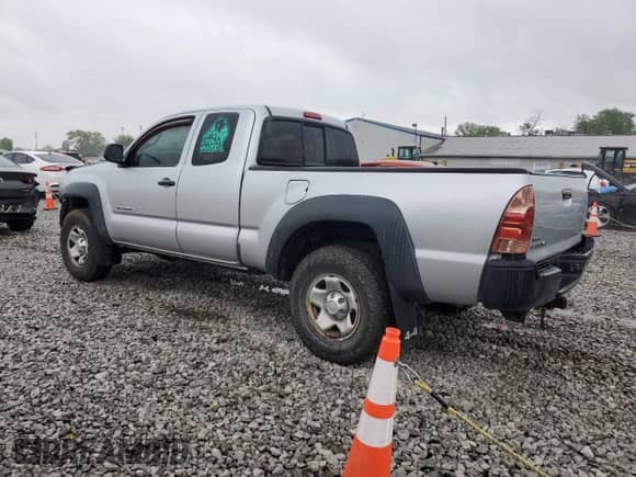 2007 Toyota Tacoma with VIN 5TEUX42N47Z439855, listed as a Copart auction lot 55602895 with 205,813 mi miles and Salvage title. Bid and sale history available at DreamBid. Image 2.