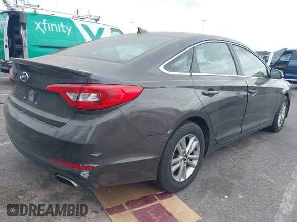 2015 Hyundai Sonata SE с VIN 5NPE24AF4FH146262, выставлен на аукционе IAAI как лот 43221290 с пробегом 62 112 миль миль и . История ставок и продаж доступна на DreamBid. Изображение 4.