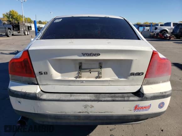 2001 Volvo S60 с VIN YV1RS61R412084860, выставлен на аукционе Copart как лот 77227144 с пробегом 170 853 миль миль и На запчасти • Non repairable. История ставок и продаж доступна на DreamBid. Изображение 6.