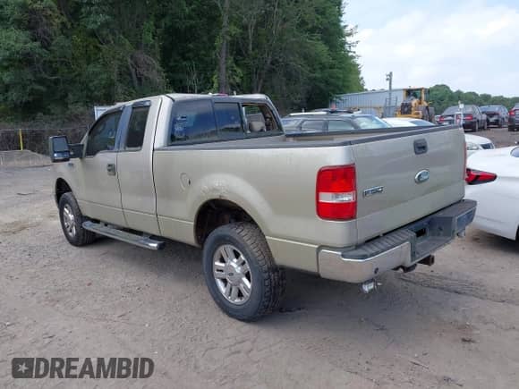 2008 Ford F-150 XLT with VIN 1FTPX145X8FA14471, listed as a IAAI auction lot 42833215 with 199,381 mi miles and . Bid and sale history available at DreamBid. Image 3.