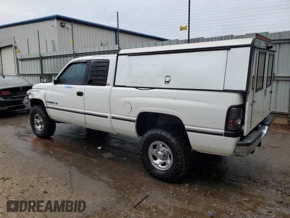 1997 Dodge 1500 с VIN 3B7HF13Z9VG757239, выставлен на аукционе Copart как лот 70515284 с пробегом 207 796 миль миль и Списание • Salvage title. История ставок и продаж доступна на DreamBid. Изображение 2.