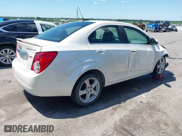 2016 Chevrolet Sonic LTZ с VIN 1G1JE5SB4G4145863, выставлен на аукционе IAAI как лот 42617124 с пробегом 69 418 миль миль и . История ставок и продаж доступна на DreamBid. Изображение 4.
