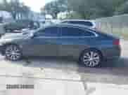 2017 Chevrolet Malibu Premier z VIN 1G1ZH5SXXHF235532, wystawiony jako IAAI lot #43264308 z przebiegiem 174 855 mil mil oraz . Historia ofert i sprzedaży dostępna na DreamBid. Obrazek 13.