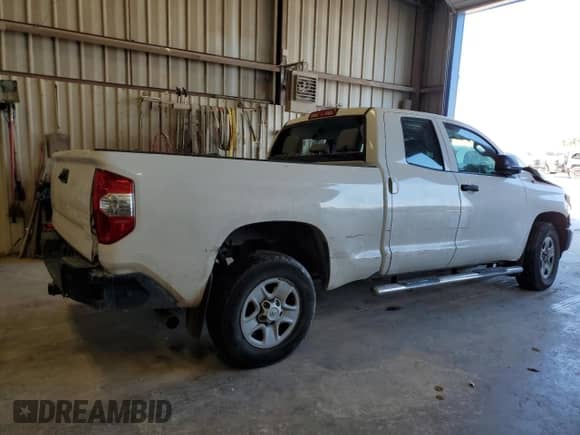 2017 Toyota Tundra SR z VIN 5TFRM5F11HX113595, wystawiony jako Copart lot #86628155 z przebiegiem 85 899 mil mil oraz Szkoda całkowita • Salvage title. Historia ofert i sprzedaży dostępna na DreamBid. Obrazek 3.