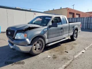 2005 Ford F-150 STX с VIN 1FTRX14W75NB83592, выставлен на аукционе Copart как лот 71134435 с пробегом 351 143 миль миль и Списание • Salvage title. История ставок и продаж доступна на DreamBid. Изображение 1.