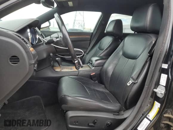 2013 Chrysler 300 C John Varvatos Limited Edition with VIN 2C3CCADT3DH621706, listed as a Copart auction lot 55780205 with 214,976 mi miles and Clean title. Bid and sale history available at DreamBid. Image 7.