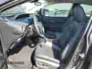 2020 Toyota Prius LE z VIN JTDKARFP7L3134814, wystawiony jako Copart lot #84899765 z przebiegiem 16 798 mil mil oraz Szkoda całkowita • Salvage title. Historia ofert i sprzedaży dostępna na DreamBid. Obrazek 7.