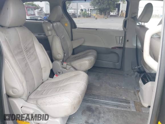 2012 Toyota Sienna XLE AAS with VIN 5TDYK3DC3CS185326, listed as a IAAI auction lot 42576736 with 189,134 mi miles and . Bid and sale history available at DreamBid. Image 8.