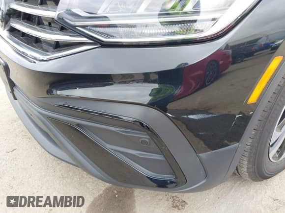 2024 Volkswagen Tiguan S с VIN 3VVRB7AX1RM175360, выставлен на аукционе IAAI как лот 42196560 с пробегом 5 133 миль миль и . История ставок и продаж доступна на DreamBid. Изображение 6.