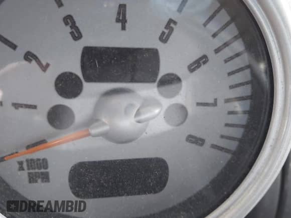 2003 MINI Hardtop S z VIN WMWRE33483TD67403, wystawiony jako IAAI lot #42846666 z przebiegiem Nie podano mil oraz . Historia ofert i sprzedaży dostępna na DreamBid. Obrazek 7.