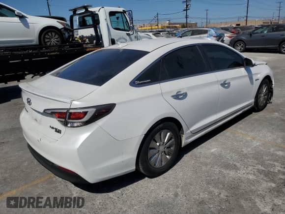 2016 Hyundai Sonata SE с VIN KMHE24L15GA018991, выставлен на аукционе Copart как лот 70188475 с пробегом 116 438 миль миль и Списание • Salvage title. История ставок и продаж доступна на DreamBid. Изображение 3.