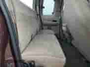 2000 Ford F-150 XL z VIN 1FTRX17W6YKA86613, wystawiony jako Copart lot #57295085 z przebiegiem Nie podano mil oraz Czysty tytuł • Clean title. Historia ofert i sprzedaży dostępna na DreamBid. Obrazek 10.